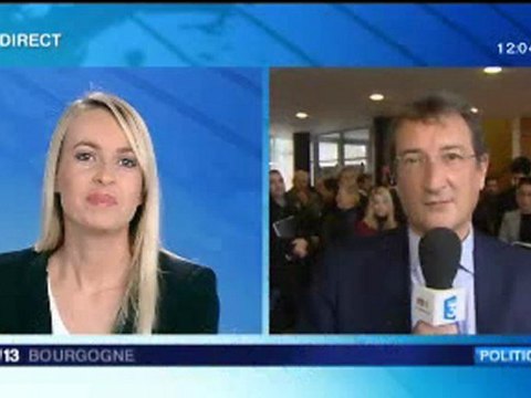 Francois Lamy signe les deux premiers contrats emplois d’avenir à Dijon