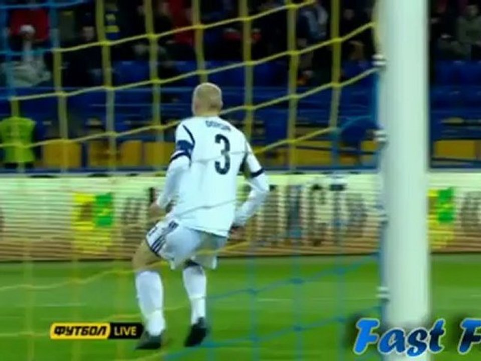 Une sublime reprise de volée de Taison, joueur du Metalist Kharkiv en Europa League