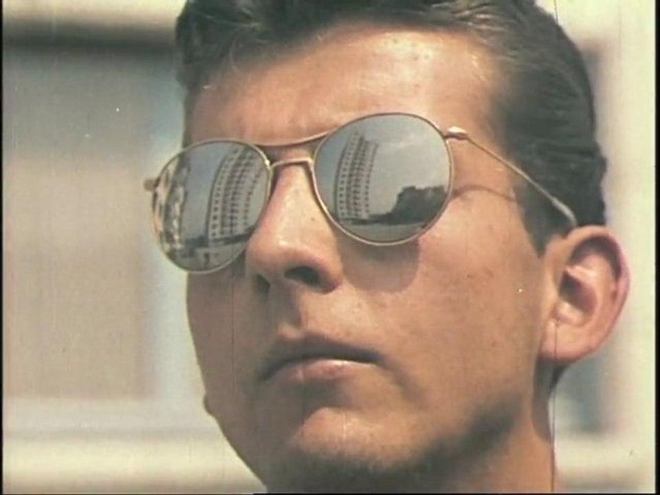 Rue neuve 1956 la reconstruction de la France dix ans après la fin de la seconde guerre mondiale, villes, villages, grands ensembles réalisation : Jack Pinoteau