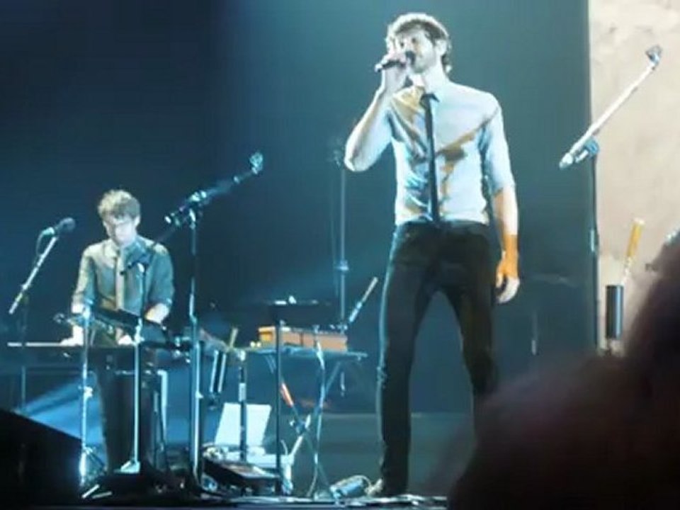 Gotye - Somebody That I Used To Know @ Zénith de Paris