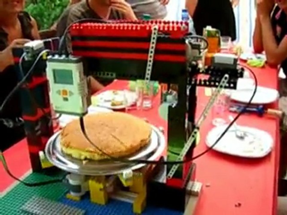 robot découpe gateau automatique en lego nxt mindstorms 2.0 - creation domotique