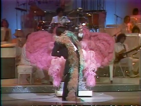 SHOW Thierry Le Luron- (1980)- extrait 1/4