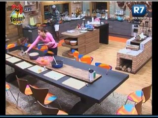 Claudia e Carril conversando com Sacramento 05/11 madrugada parte 2