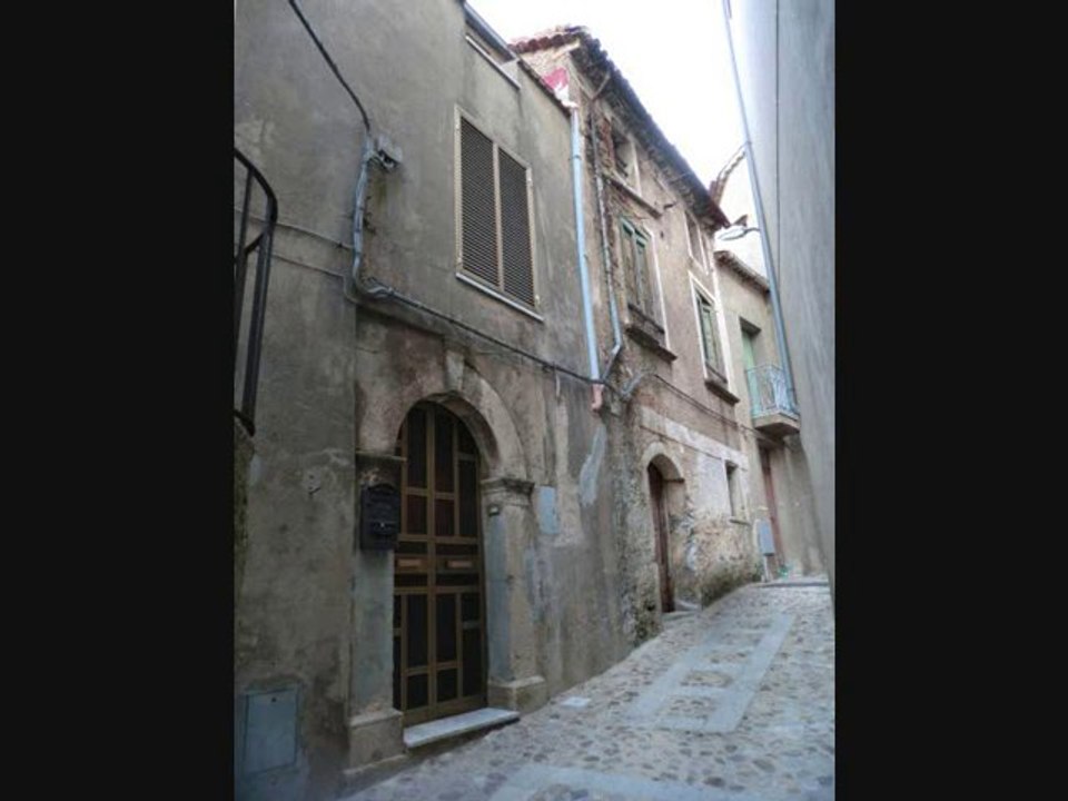 case fatiscenti nel comune di san fili chiesto dal comune 800 euro di imu