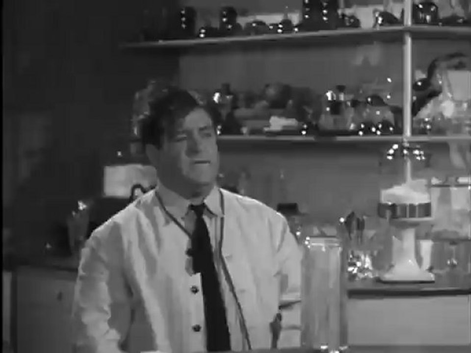 Abbott & Costello - Who Done It - Bet You A Nickel