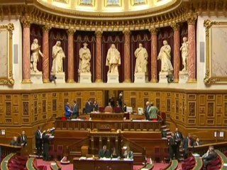 Le non-cumul des mandats divise