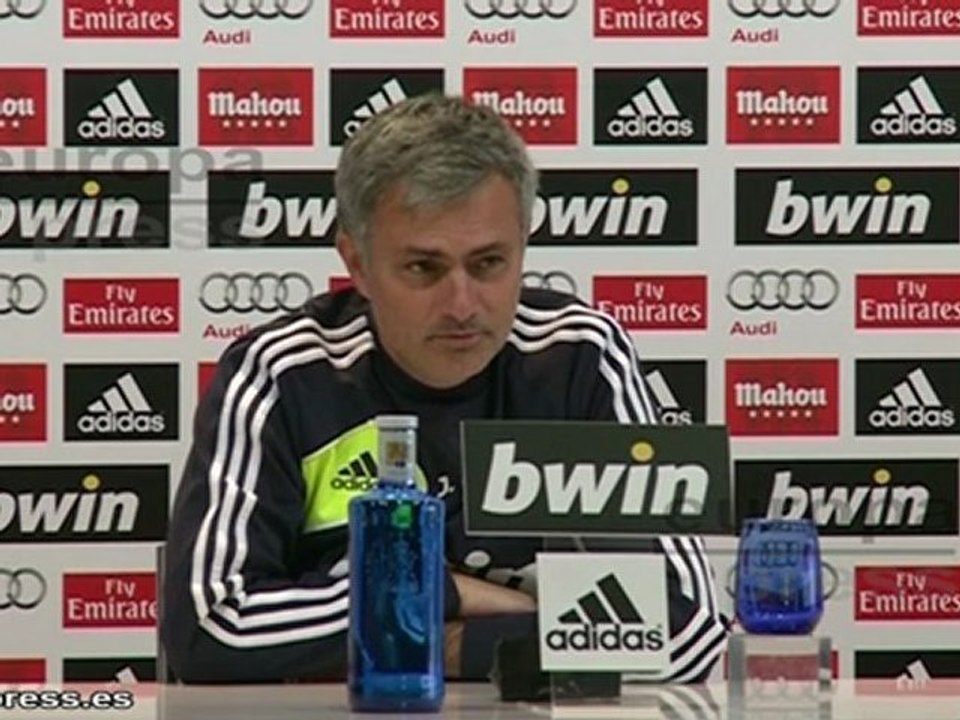 Mou: "Yo paso 90 minutos en el banquillo"