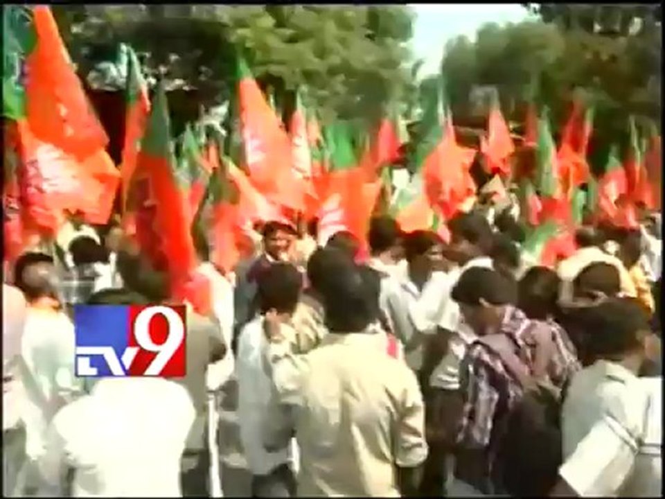 BJP rally towards Old City Temple