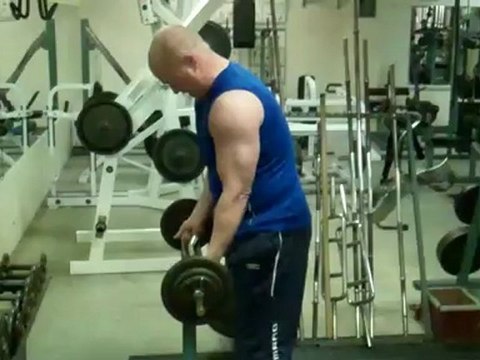 mikey thomas in the Bicep Blaster on Konkura Sport and Fitness