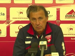 Tải video: Conférence de presse Dijon FCO - Nîmes Olympique : Olivier DALL'OGLIO (DFCO) - Victor ZVUNKA (NIMES)