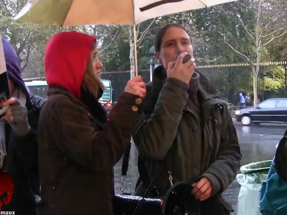 Rassemblement anti vivisection devant l'agence Air France du Jardin du Luxembourg (10.11.2012)