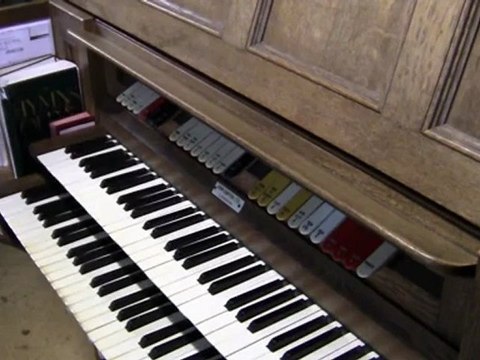 O worship the King, all-glorious above - Chris Lawton at St Mary's Church, Northill, Biggleswade