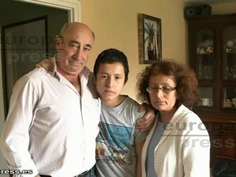 Parado pide ayuda para operar a su hijo enfermo