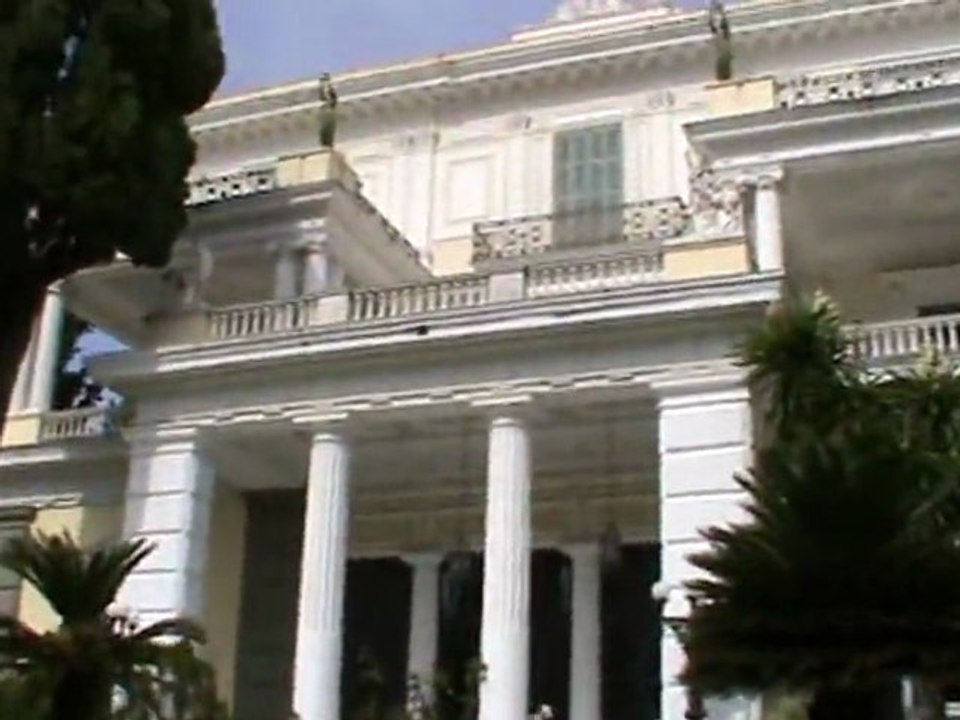 FTI Berlin Korfu Kreuzfahrt Das Schloss von Kaiserin Sissi Achillion Garten Starturen Schloss