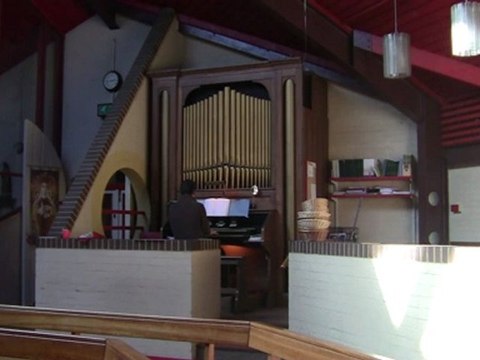 We have gathered round your table - Chris Lawton at St Peter's Catholic Church, Shoreham-by-Sea