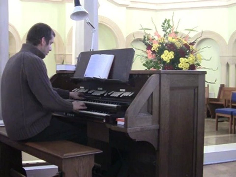 Come, let us sing of a wonderful love - Chris Lawton at Emmanuel United Reformed Church, Worthing