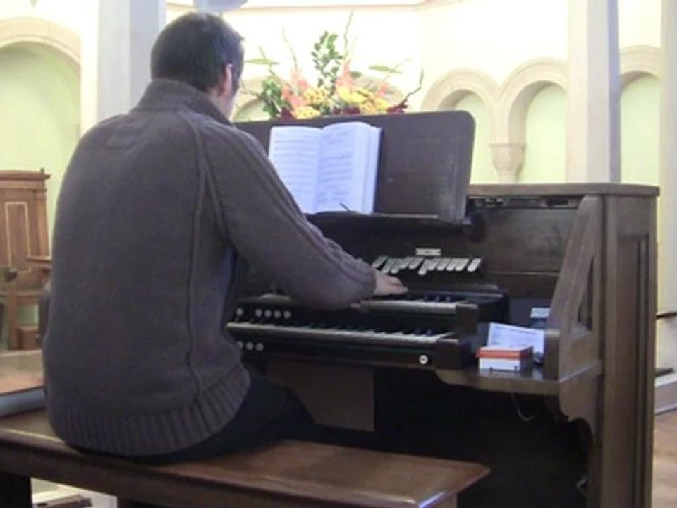 Put peace into each others hands - Chris Lawton at Emmanuel United Reformed Church, Worthing