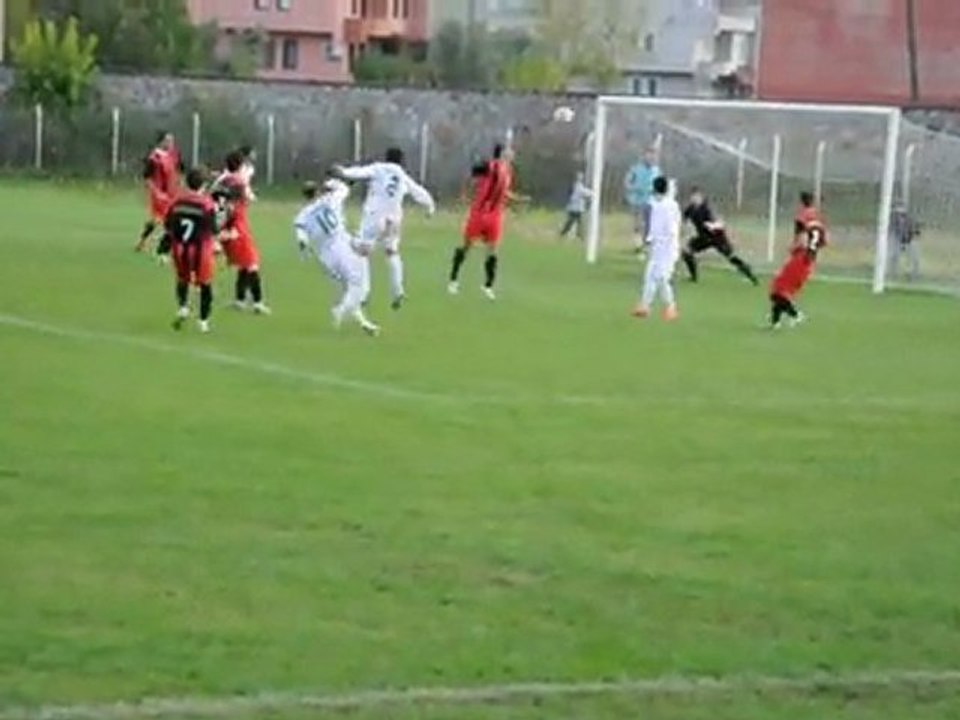 İznikspor-Kurtuluş Fatih'in Golü  (www.iznikgazetesi.com)