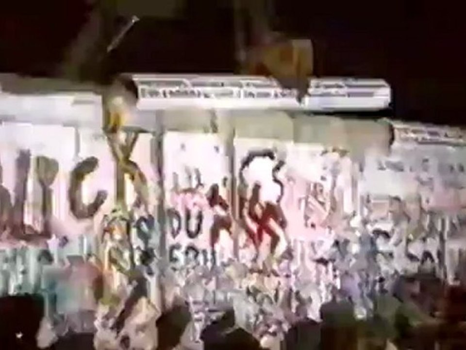 Mauer-Kunstwerk'Wir sind das Volk' | Euromaxx