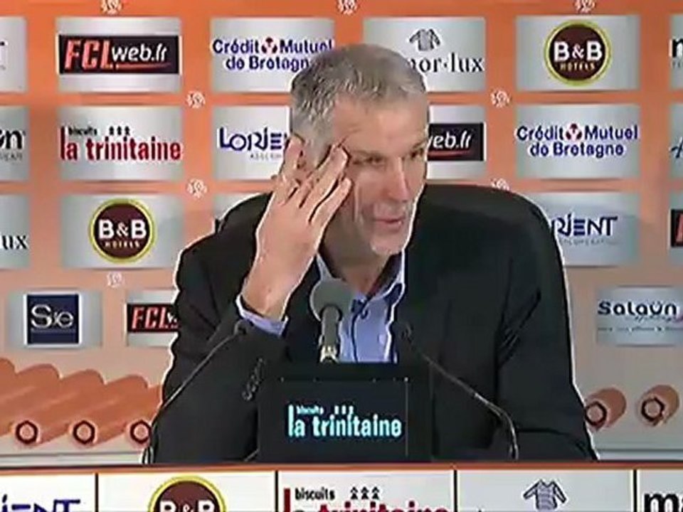 Conférence de presse FC Lorient - Girondins de Bordeaux : Christian  GOURCUFF (FCL) - Francis GILLOT (FCGB) - saison 2012/2013