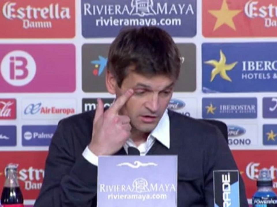 Messi will keep breaking records - Vilanova