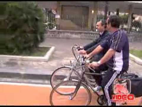 Napoli - Luigi De Magistris inaugura la pista ciclabile (live 10.11.12)