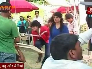 Set Par Manaya Asad Ki Bahen Ka Brithday - Qubool Hai