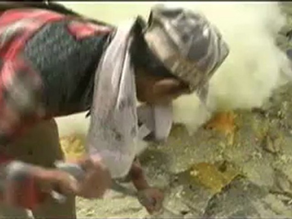 Indonésie les forçats du volcan