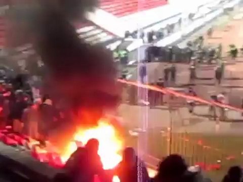 Волга - Зенит. Пожар на фанатском секторе Зенита