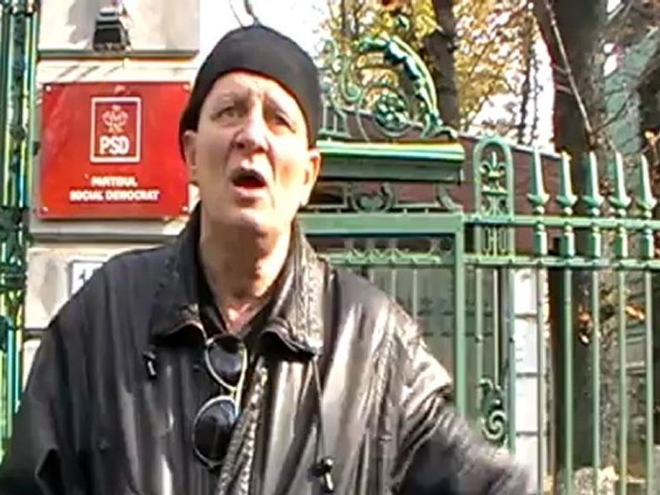 Protest.Rev.Romani in fata sed.PSD - Interviu Rev.Doru Draghici (11.Nov.2012)