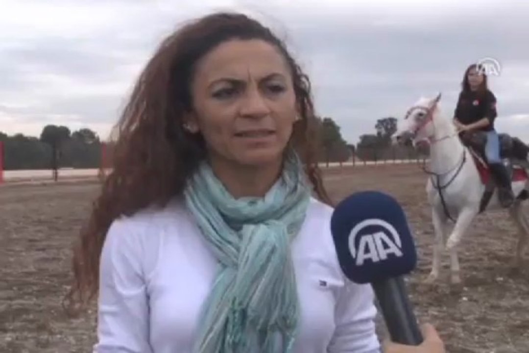 Rakip bulamayınca setlerde dublör oldular