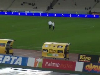 Οι Μέγκιερι και Χολέμπας ήταν οι πρώτοι ερυθρόλευκοι που πάτησαν το χορτάρι του ΟΑΚΑ