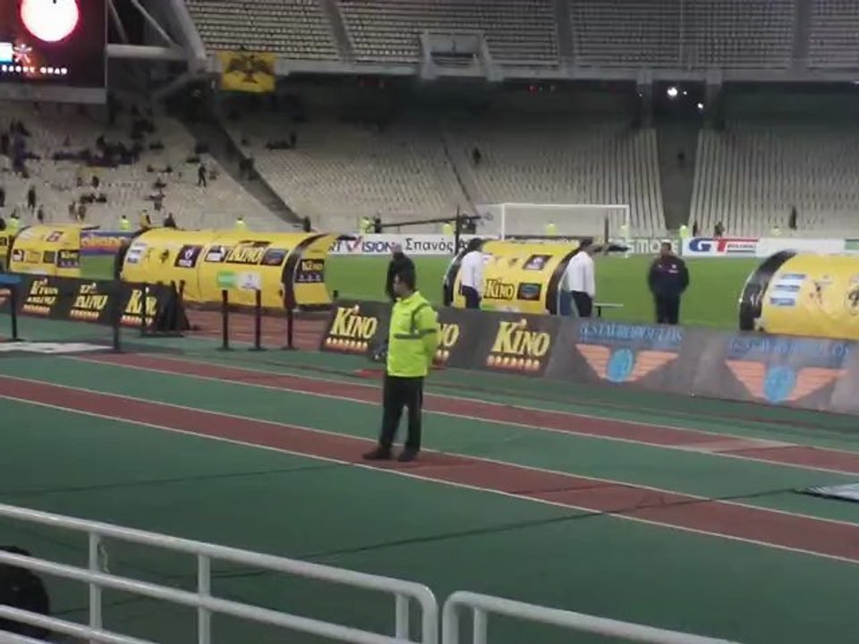 Η αναγνωριστική βόλτα των ποδοσφαιριστών του Ολυμπιακού στο ΟΑΚΑ