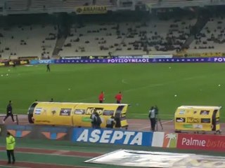 Κάρολ και Μέγκιερι βγαίνουν για ζέσταμα στο ΟΑΚΑ