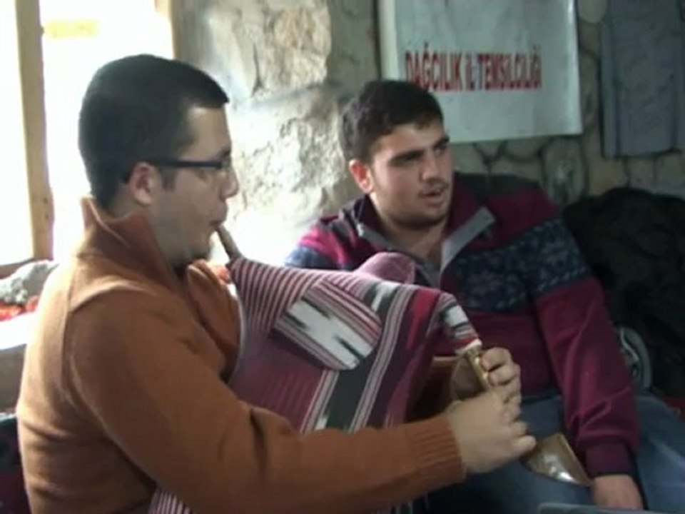 şahin kafeteryada tulum-1-www.kavrunsahinpansiyon.tr.gg