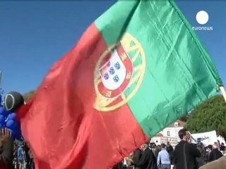 Angela Merkel à Lisbonne sous les huées des manifestants