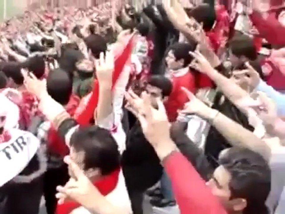 İranda 40 milyon Türk ayakta!!