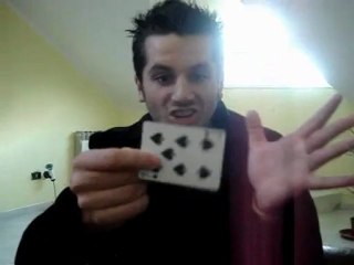 Frank Matano alias Lamentecontorta fa un gioco con le carte!