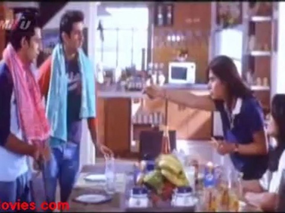 Rafoo Chakkar 2008_clip3
