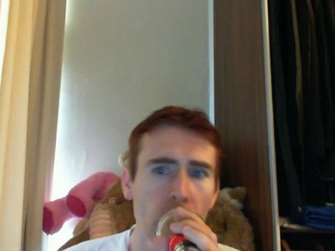 Wiwi égratigne l'adorer d'Etienne Daho