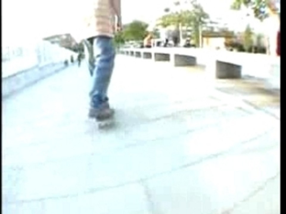 Machek_b/s nosegrind -- nollie heelflip