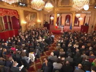 Hollande rinde cuentas ante la prensa de su primer semestre