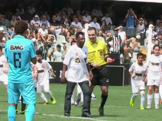 Pelé operado de la cadera