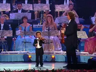 Beş Yaşındaki Çocuk Andre Rieu ile 'Periler Dansını' Gerçekleştiriyor