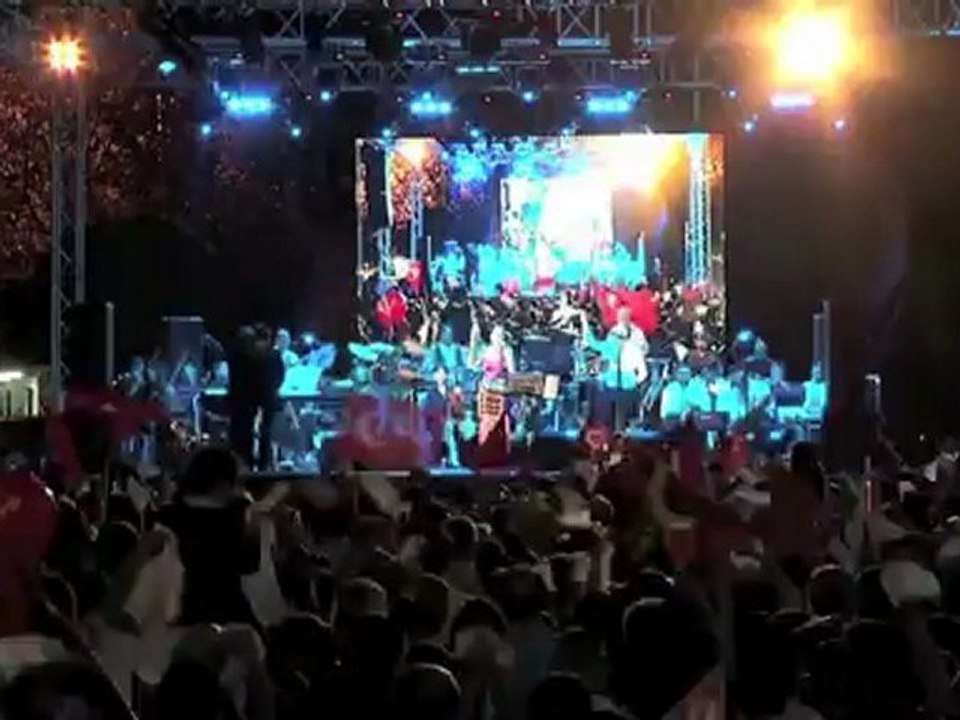 Deniz Çevik  -Sallasana Mendilini (Kartal Konseri)