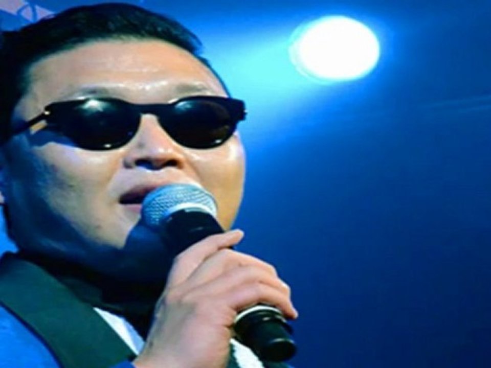 PSY Gangnam Style Live Performance MTV EMA Awards 2012 Europe Music Video Dance David Hasselhoff
