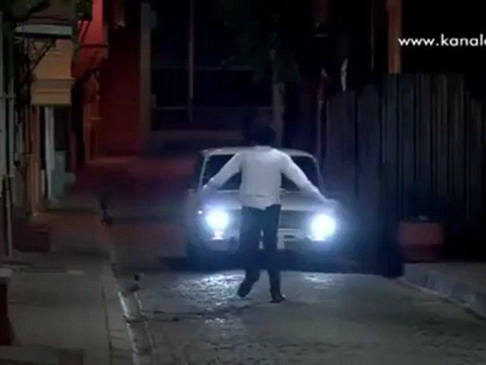 Aydın'ın vurulma sahnesi Öyle Bir Geçer Zaman Ki