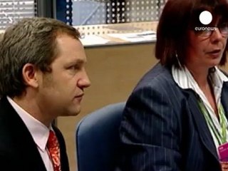 UK sees sharp rise in unemployment claims