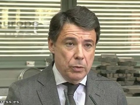 González ve la dimisión de Calvo un acto que le honra