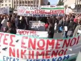 Les Grecs dans la rue contre l'austérité